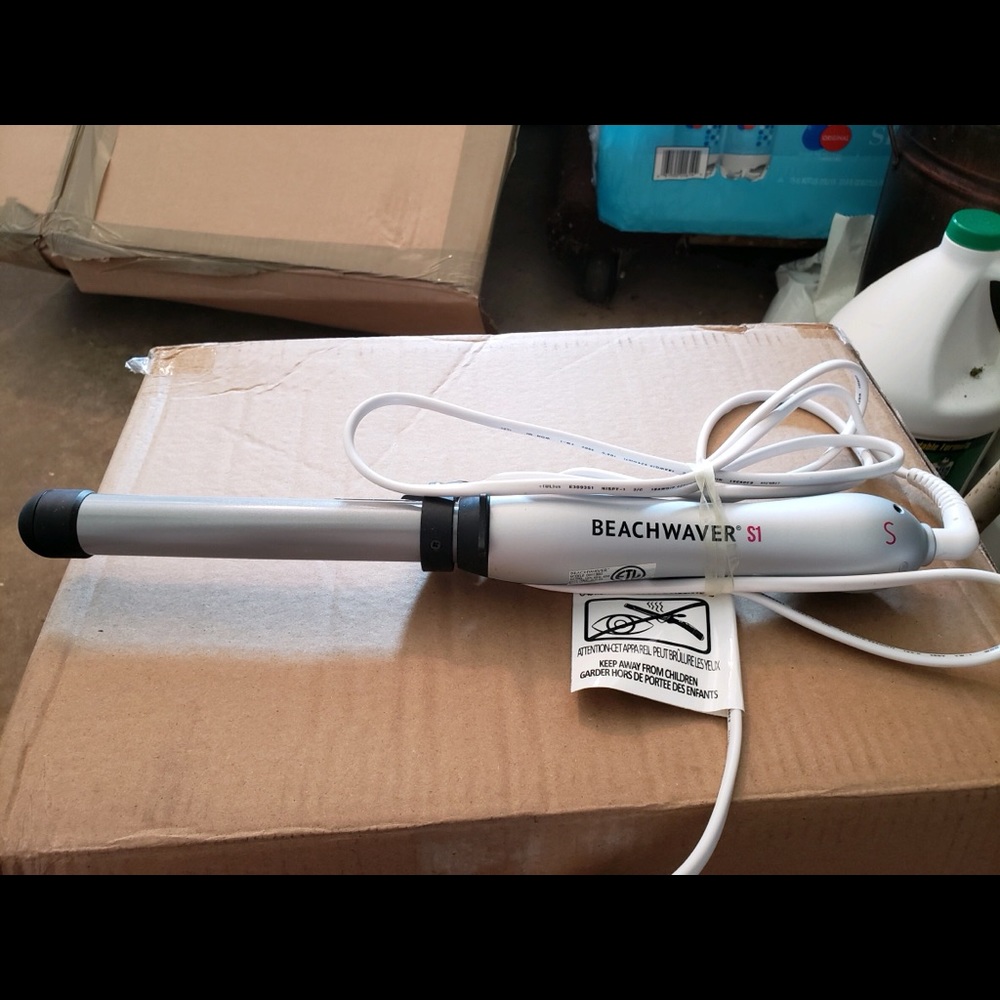 Beachwaver curling iron